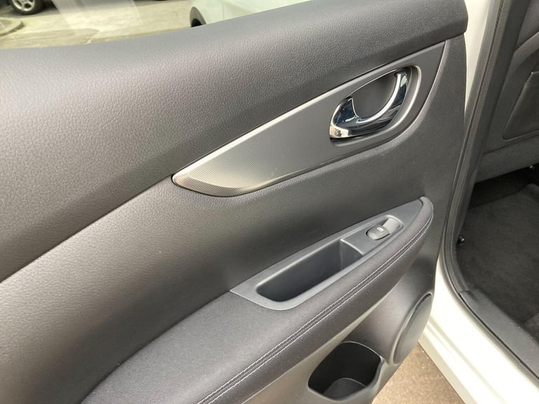 Nissan Qashqai 1.2 DIG-T N-Connecta SUV 5dr Petrol Manual Euro 6 (s/s) (115 ps) Petrol Manual