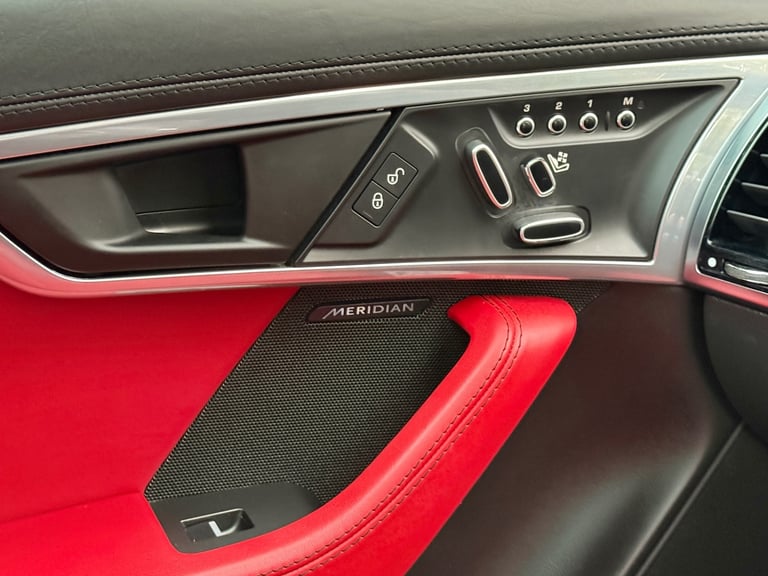 2018 Jaguar F-Type 2.0 I4 COUPE AUTO, 33000 MILES, 1 OWNER, FULL JAG HISTORY. COUPE Petrol Automatic