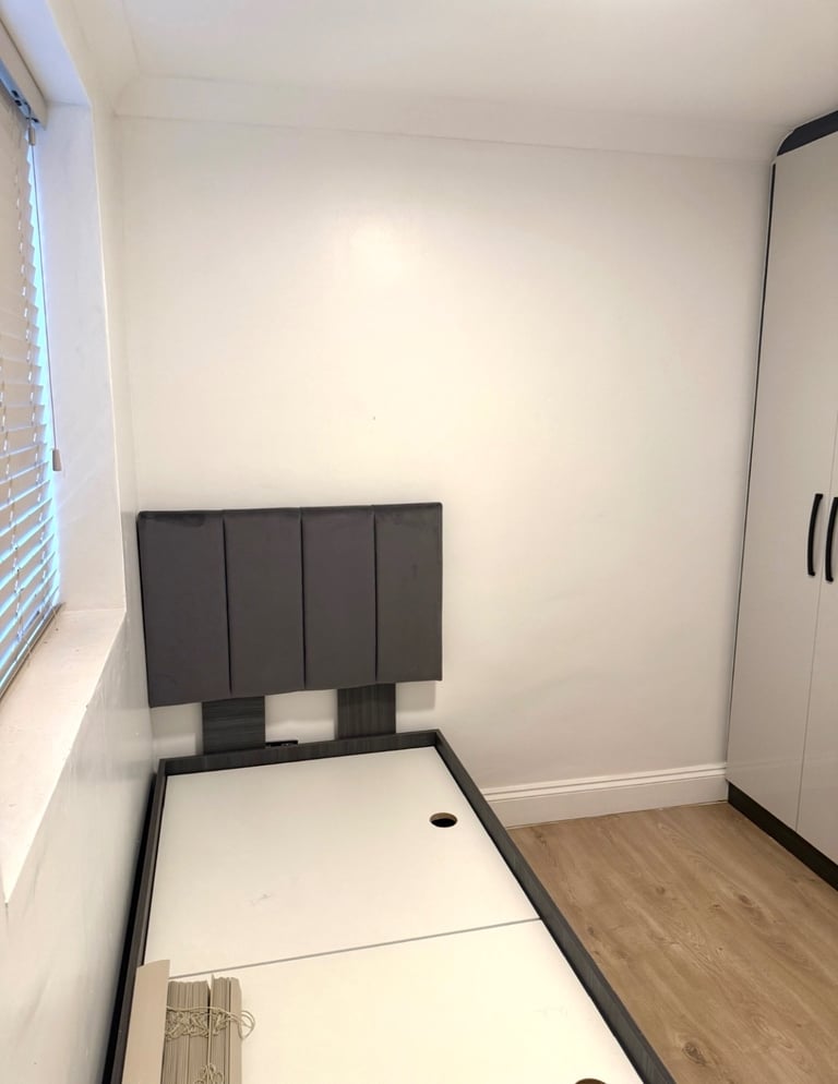 Single room including bills for single occupancy Postcode E6 2PP