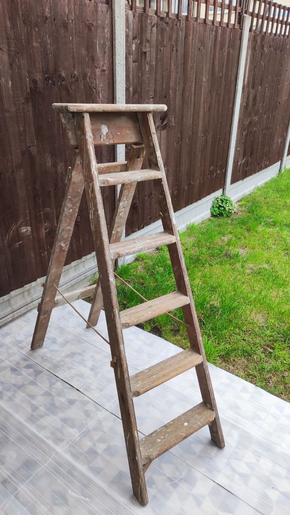 Vintage 5 Tread Wooden Step Ladder 