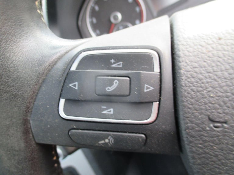 Volkswagen EOS 1.4 TSI SE Cabriolet Euro 5 2dr Petrol Manual - Image 19