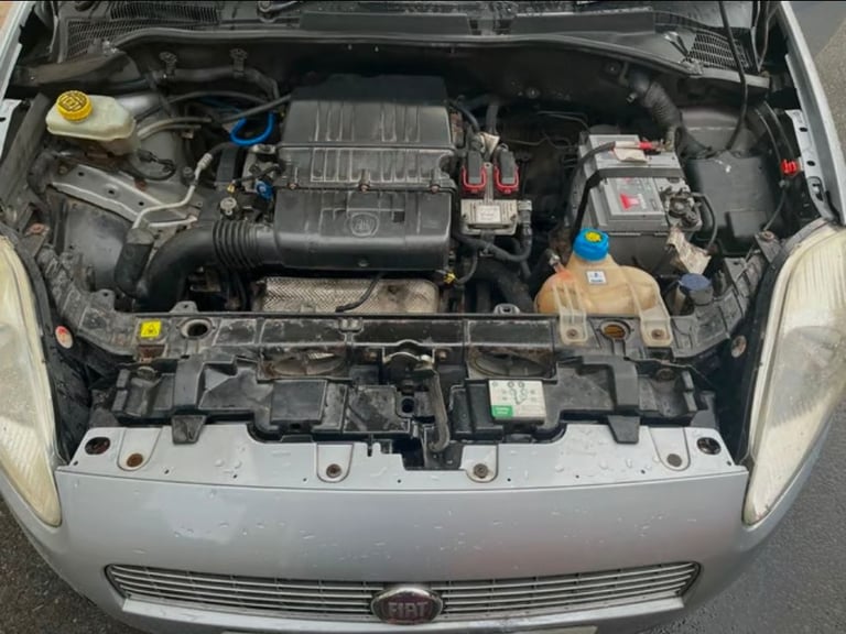 Grande punto 1.4 petrol cheap insurance and tax vgc in out motd 