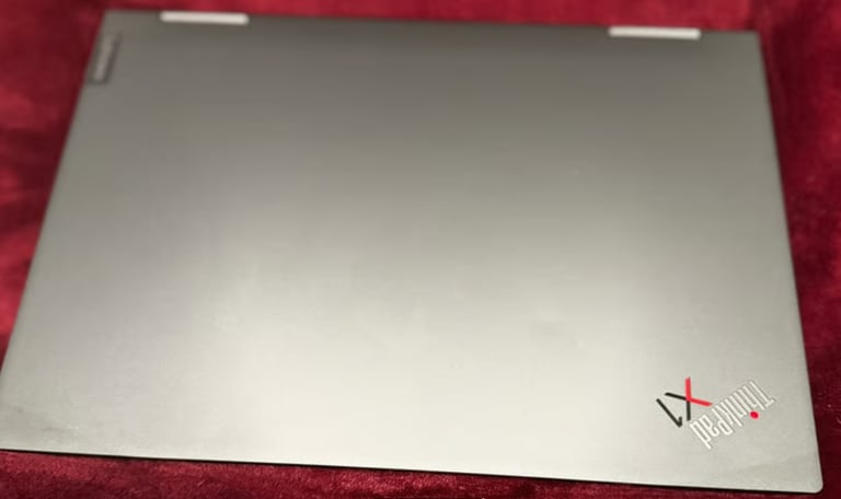Lenovo laptop X1 Yoga Gen 6 *Touch Screen* i7-1165G7 16gb mem, 512GB HD
