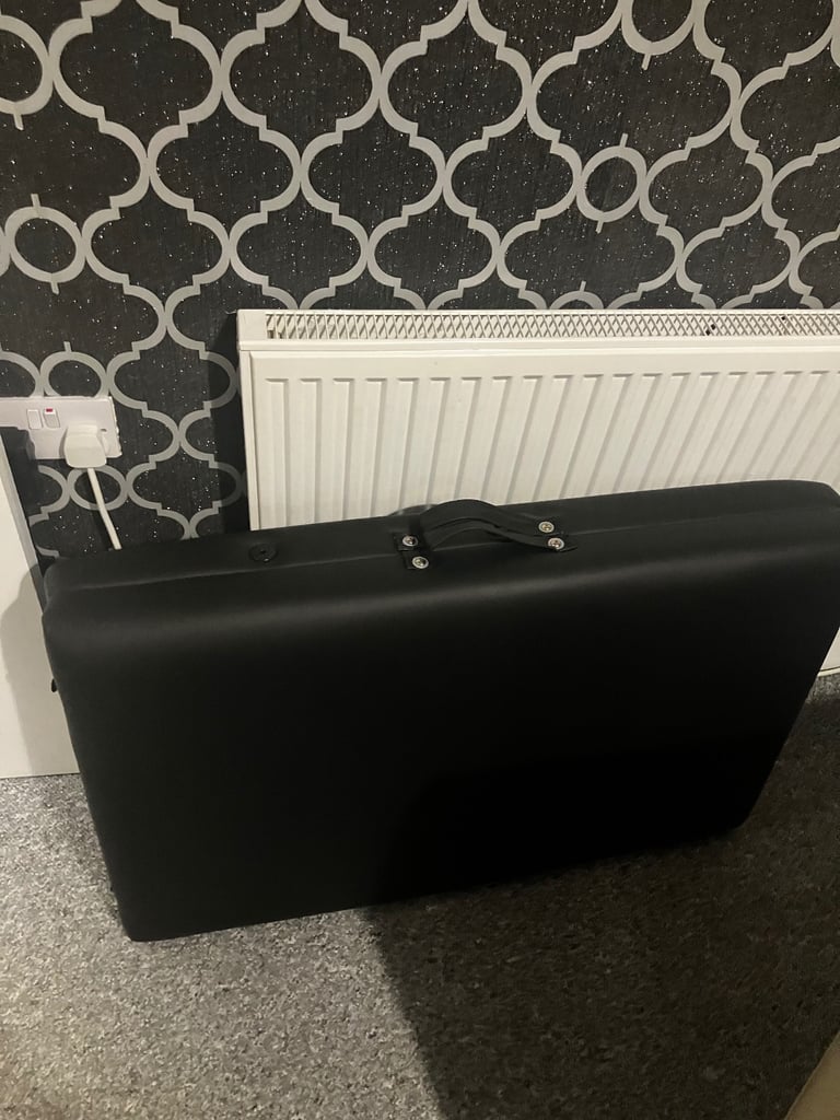 Massage bed / table like new can deliver for a small charge
