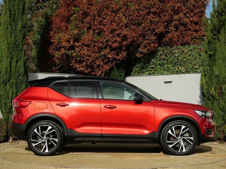 2020 Volvo XC40 1.5h T5 Twin Engine Recharge 10.7kWh R-Design Pro SUV 5dr Petrol Plug-in Hy SUV H...