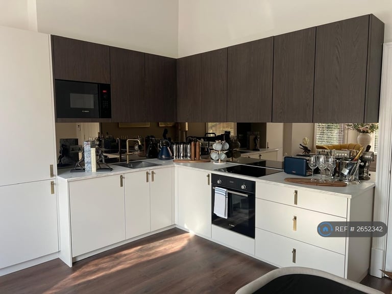 image for 2 bedroom flat in Croxteth Road, Sefton Park, L8 (2 bed) (#2652342)