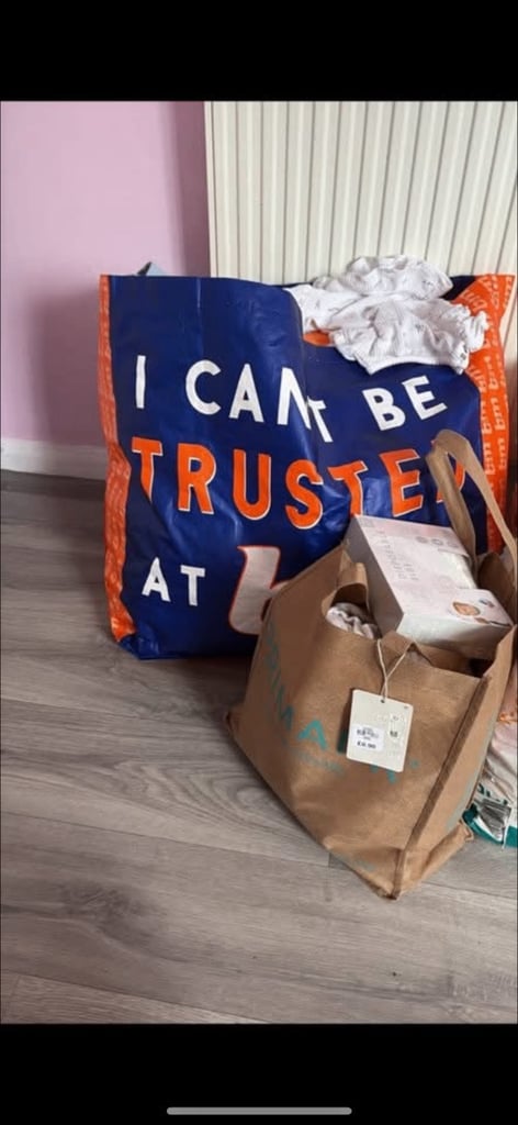 image for Massive bundle of girls clothing 