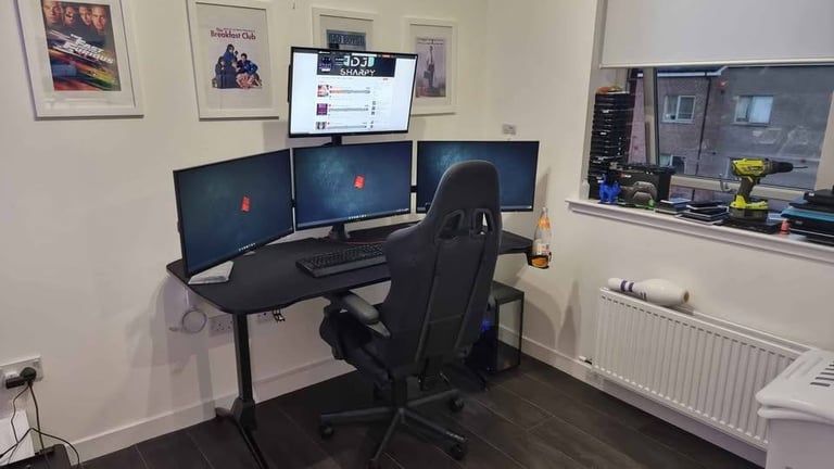 image for 4x 27" AOC Monitors and Desk Mount Bracket.