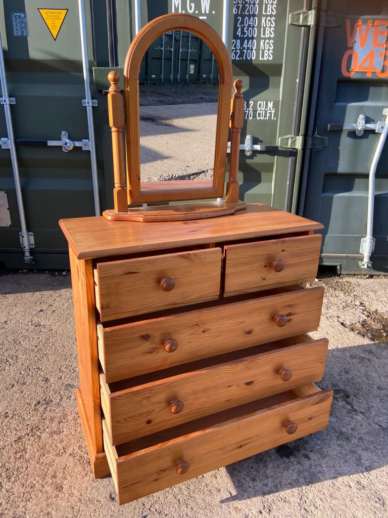 Pine chest of 3+2 drawer with mirror