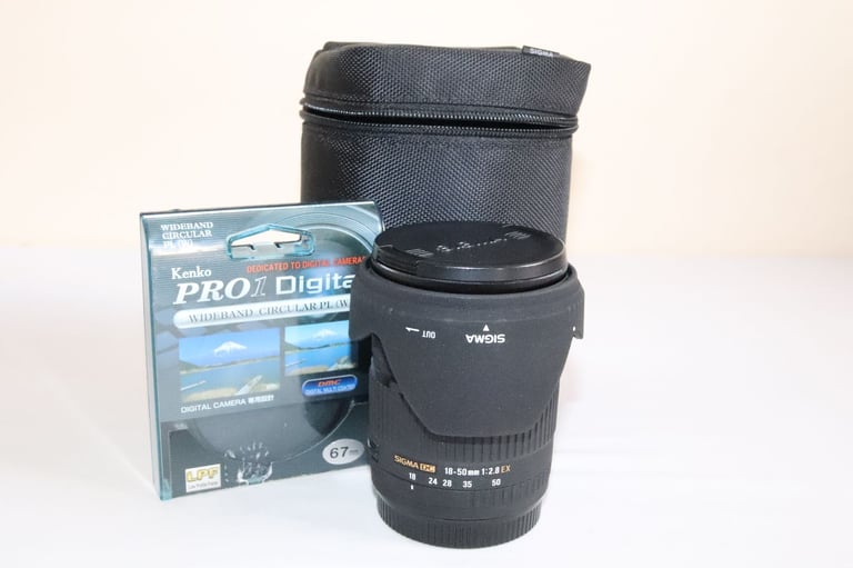 Sigma 18-50mm f/2.8 EX DC Macro Lens for Canon