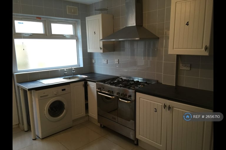 5 bedroom house in Freeburn Causeway, Coventry, CV4 (5 bed) (#2656710)