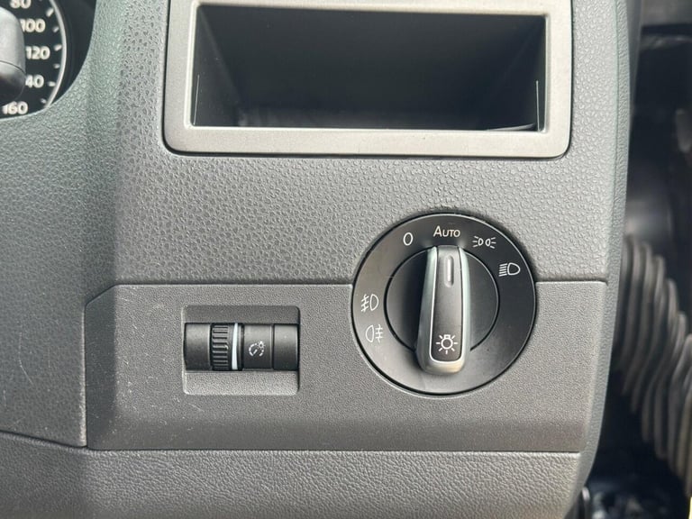 2015 Volkswagen Caravelle 2.0 BiTDI BlueMotion Tech SE DSG Euro 5 (s/s) 5dr MPV Diesel Automatic