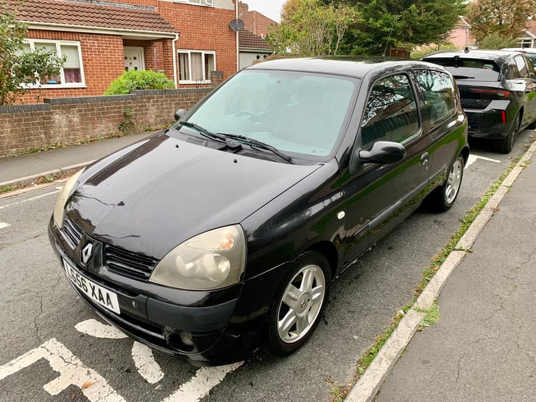 image for BLACK RENAULT CLIO 1.2 PETROL MANUAL ULEZ FREE TAX AND MOT 