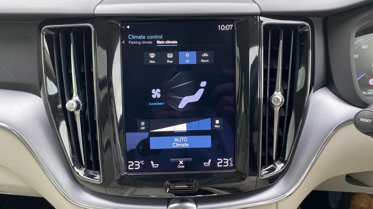 2021 Volvo XC60 2.0 B4D Momentum 5dr AWD Geartronic Diesel Estate Estate Diesel Automatic