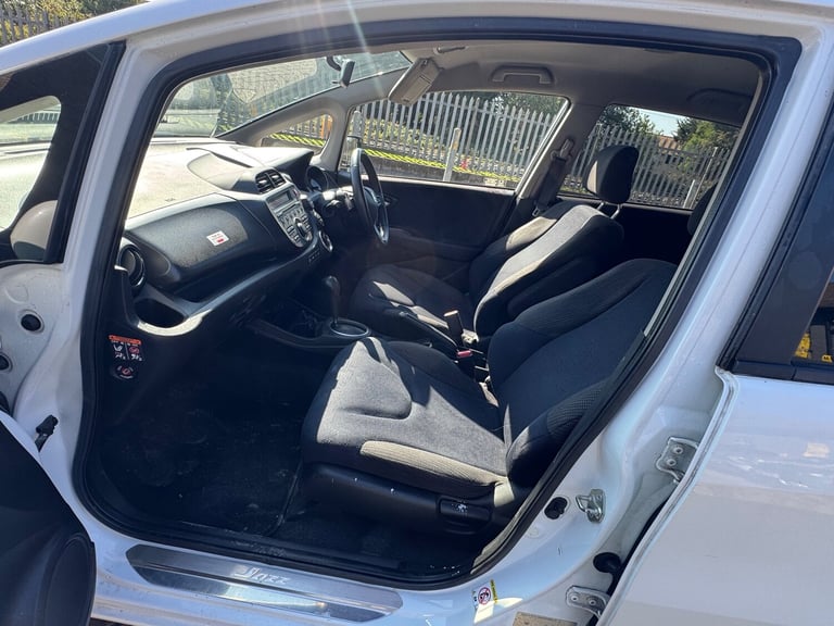 2013 Honda Jazz 1.4 i-VTEC ES Plus Hatchback 5dr Petrol CVT Euro 5 (99 ps)