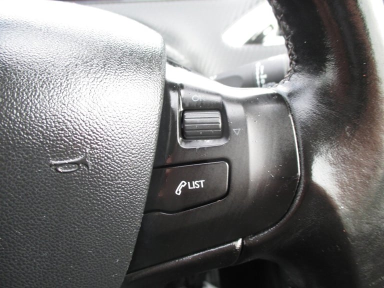 Peugeot 2008 BLUE HDI ALLURE