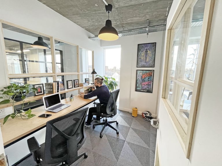Office | Creative Space | Commercial Unit | Workspace | Office in South West London SW19