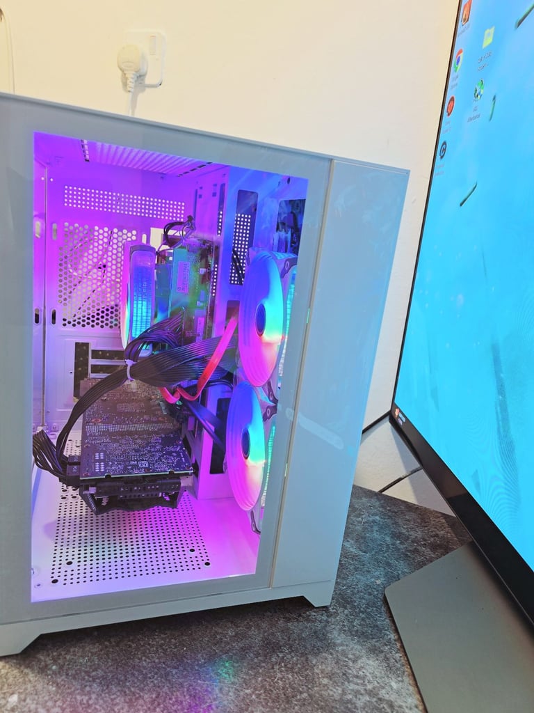 REDUCED CUBE Gaming PC, RTX 2070 SUPER,core i5 gen 10, 2.3GHz,16GB RAM,256GB SSD+1TB HDD