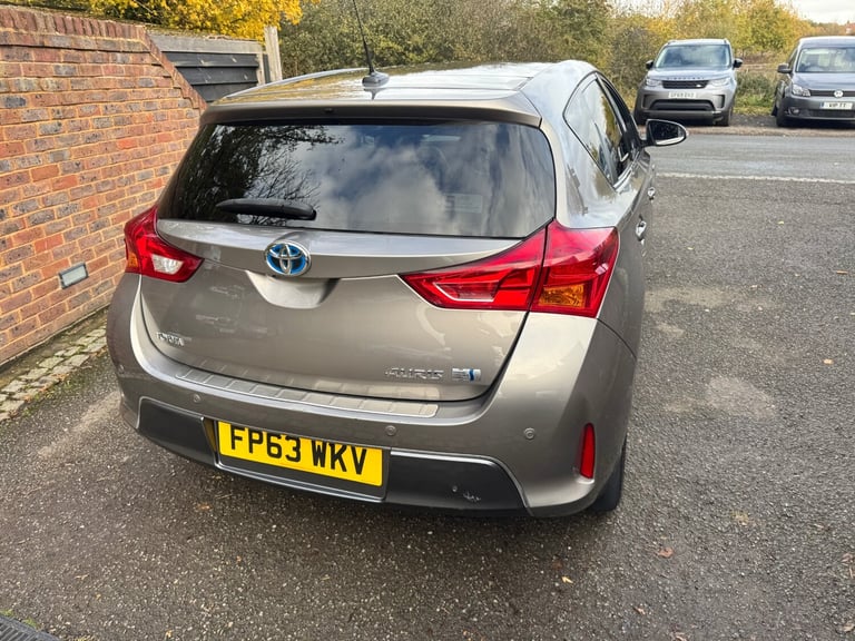 2013 Toyota Auris 1.8 VVTi Hybrid Excel 5dr CVT Auto HATCHBACK Petrol/Electric Hybrid Automatic