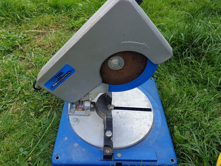 NUTOOL COMPACT 800W 205MM BLADE COMPOUND MITRE SAW IN GOOD WORKING ORDER + CAN BE SEEN WORKING