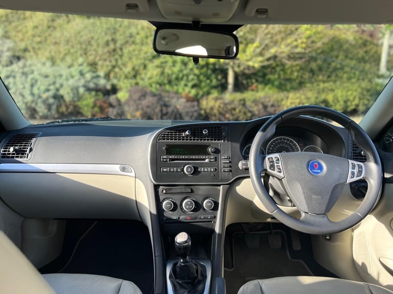 Saab 9-3 2.0T Vector 4dr Petrol Manual - Image 4