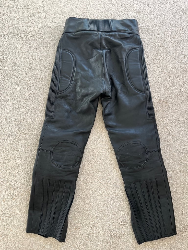 Men’s leather trousers 