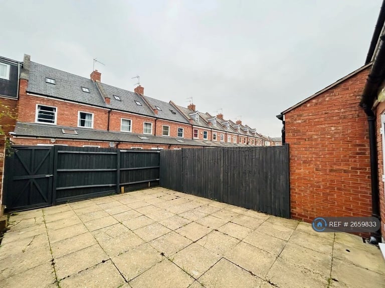 6 bedroom house in Gordon Street, Leamington Spa, CV31 (6 bed) (#2659833)
