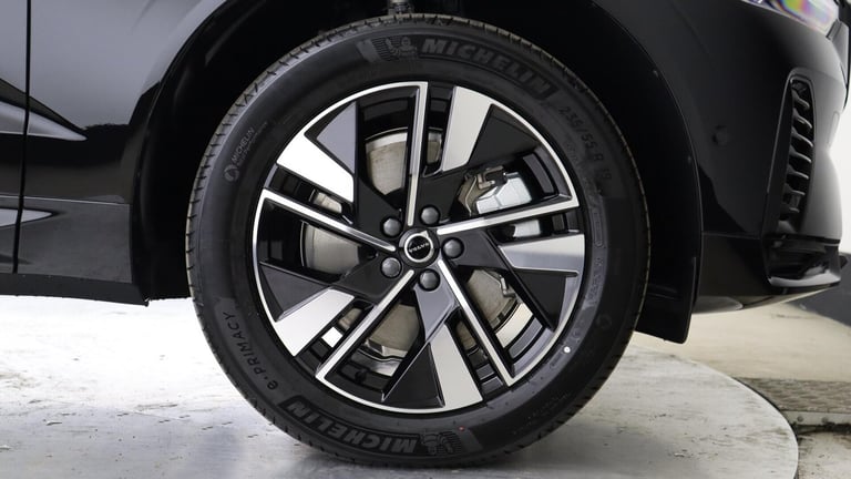  Volvo XC60 T6 AWD PHEV Plus Dark (360 Camera, Harman/Kardon, Adaptive Cruise) Petrol/Electric Hy...
