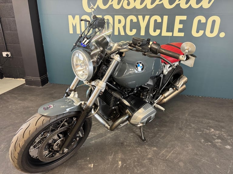 BMW R NINET PURE WITH AKRAPOVIC