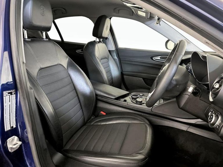 2019 Alfa Romeo Giulia 2.2 TD Tecnica Auto Euro 6 (s/s) 4dr Automatic Saloon Diesel Automatic