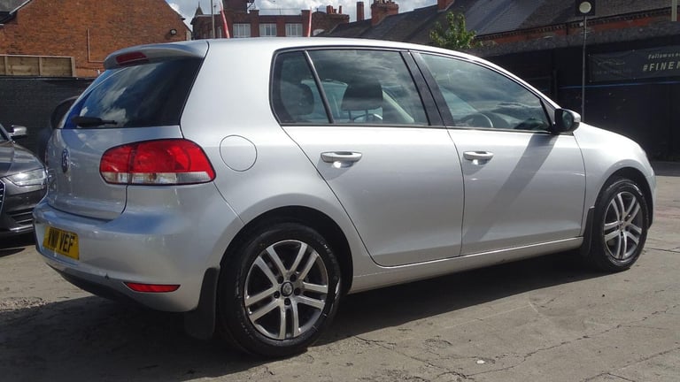 VOLKSWAGEN GOLF 1.4 Twist hatch petrol Silver Manual Petrol 2011
