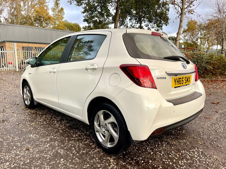 2015 Toyota Yaris 1.5 Hybrid Icon 5dr CVT ULEZ Compliance  HATCHBACK Petrol/Electric Hybrid Autom...