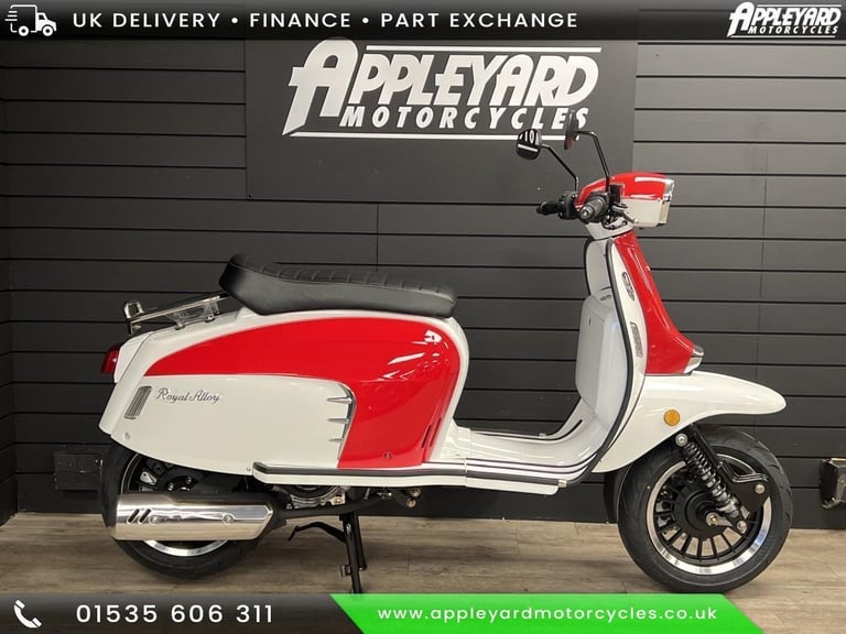 image for ROYAL ALLOY GT 125cc A Modern Classic Retro Automatic Moped Scooter