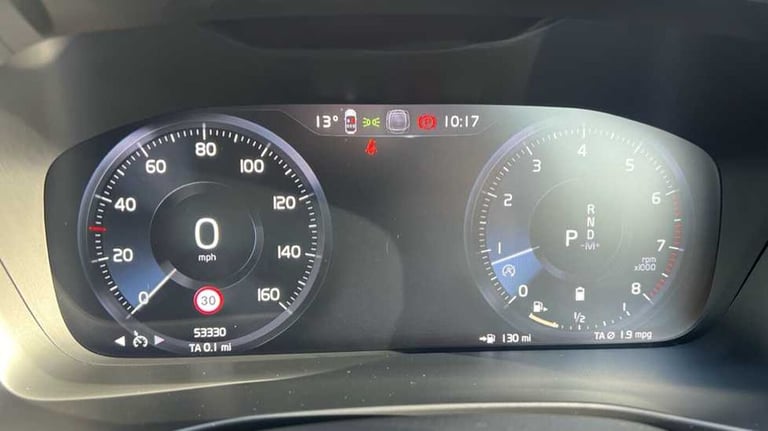 2021 Volvo XC40 2.0 B4P R DESIGN Pro 5dr Auto SUV Petrol Automatic