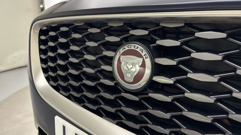 2022 Jaguar E-Pace 1.5 P300e 11.5kWh R-Dynamic HSE SUV 5dr Petrol Plug-in Hybrid Auto AWD Euro SU...