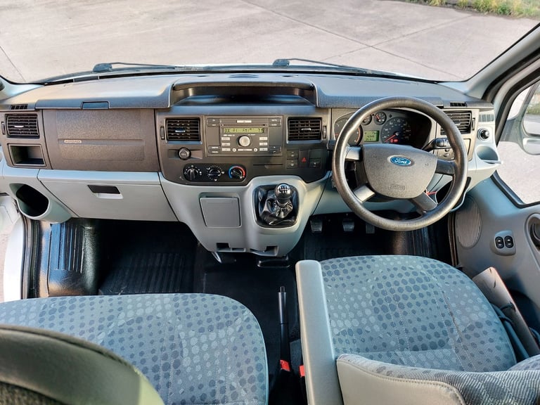 ONLY 51K MILES 17 SEAT MINIBUS FORD TRANSIT 