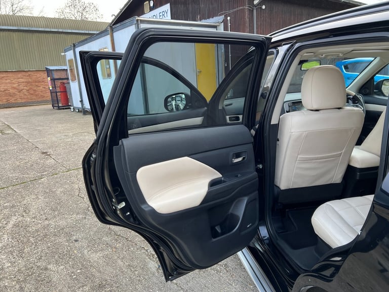 2015 Mitsubishi Outlander 2.0 PHEV GX5h 5dr Auto ESTATE Petrol Parallel Phev Automatic