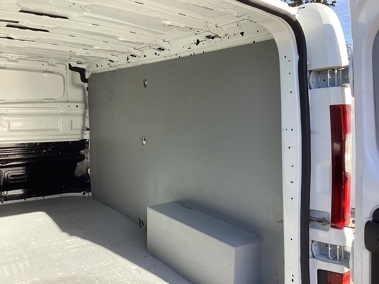 2023 Renault Trafic dCi Blue LL30 Business+ LWB L/R Euro 6 LWB Panel Van Diesel Manual