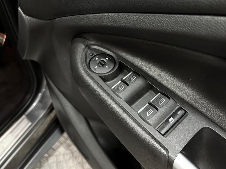 2017 Ford Kuga 1.5 TDCi ST-Line Powershift Euro 6 (s/s) 5dr HATCHBACK Diesel Automatic