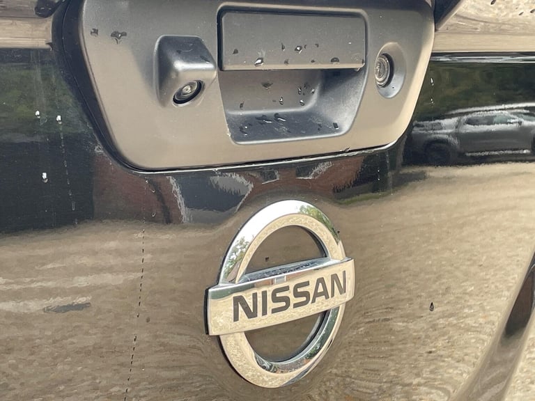 2021 Nissan Navara 2.3 dCi N-Guard Auto 4WD Euro 6 4dr PICK UP Diesel Automatic