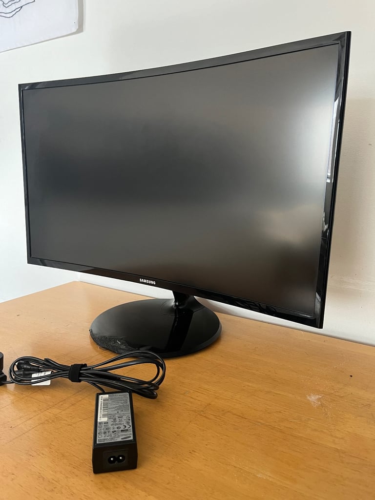Samsung 27’ curved Monitor 