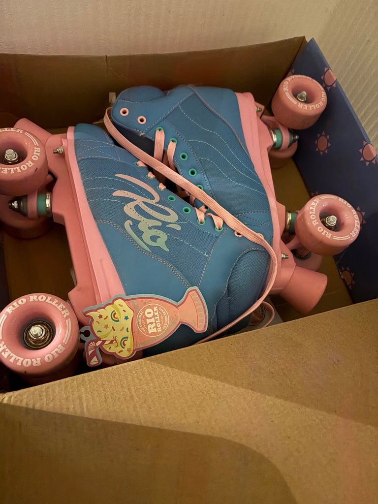 Ladies size 7 roller skates
