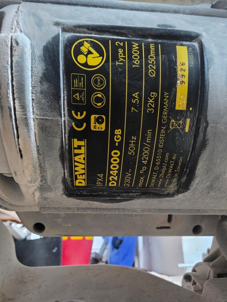 Dewalt D24000 tile cutter. Great condition