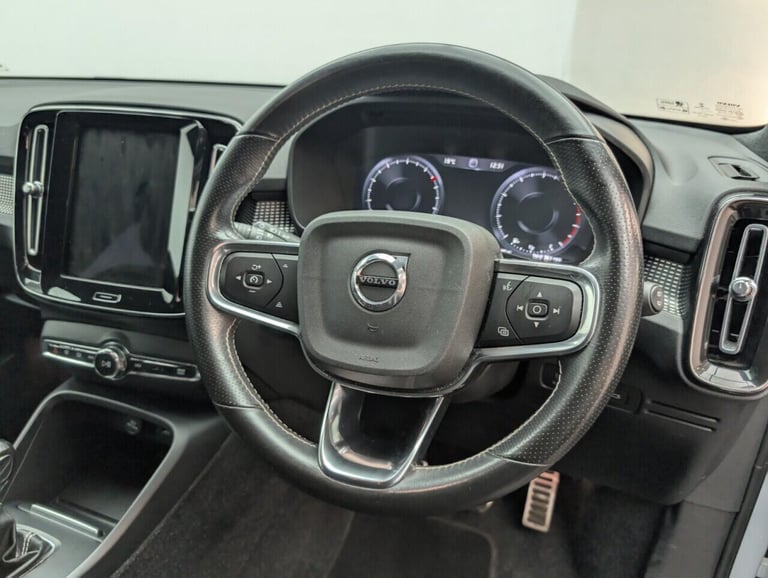 2021 Volvo XC40 1.5 T3 R-Design SUV 5dr Petrol Manual Euro 6 (s/s) (163 ps) BLUETOOTH+NAVIG ESTAT...