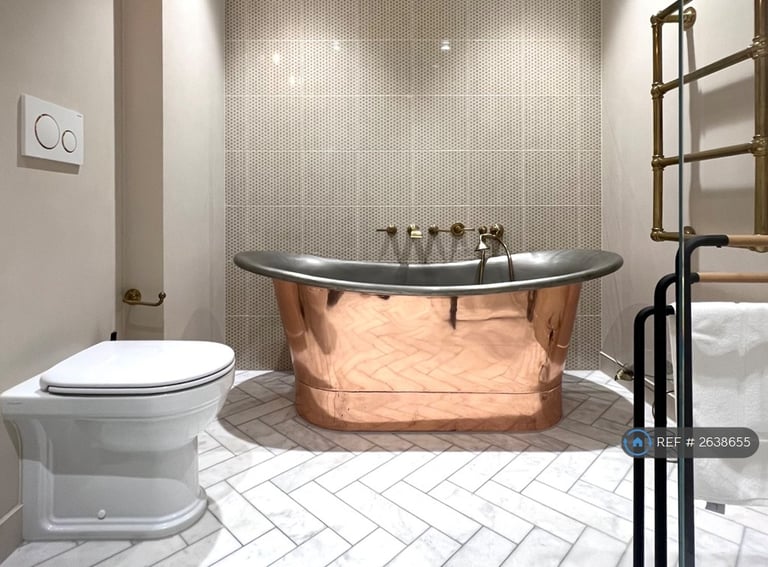 2 bedroom flat in Switch House East Battersea Power Station, London, SW11 (2 bed) (#2638655)