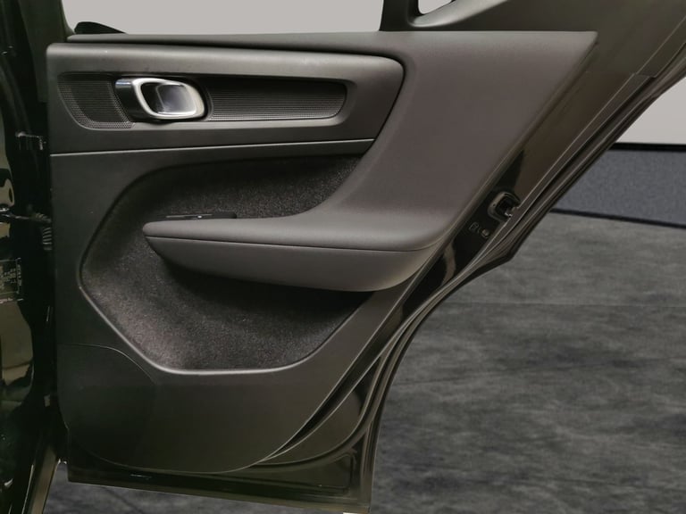 2022 Volvo XC40 1.5 T3 R-Design SUV 5dr Petrol Auto Euro 6 (s/s) (163 ps) - BLUETOOTH - HAL Suv P...