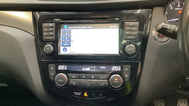 2018 Nissan Qashqai 1.2 DiG-T Tekna 5dr ++ PANROOF / SAT NAV / CAMERA / ULEZ / BOSE ++ HATCHBACK ...