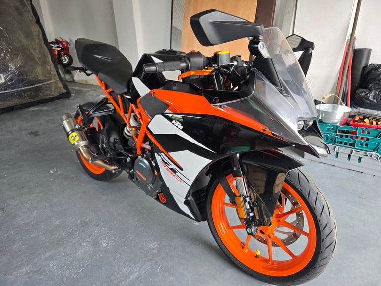image for **SOLD** KTM RC 390 2019 1 owner low miles immaculate sports bike