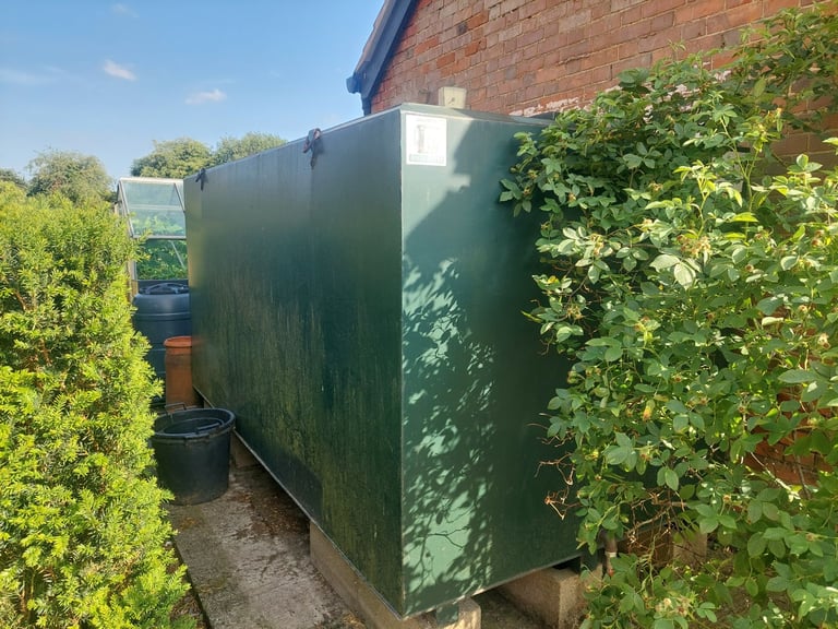 Steel bunded heating oil / diesel tank 5000L Metal British Made SECURE