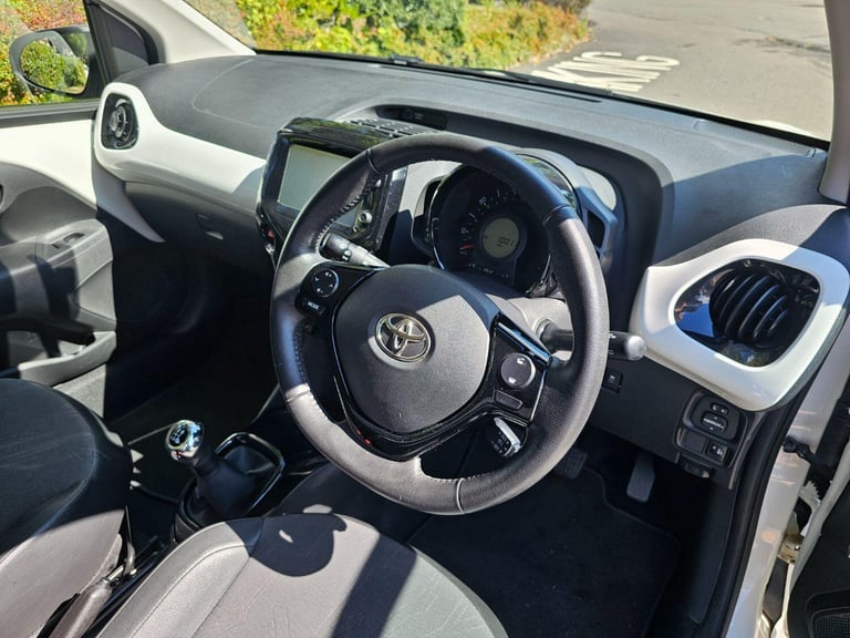 TOYOTA AYGO 1.0 VVT-i x-pression 2015
